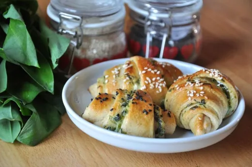 'Monostorkosságok' cikk borítóképe