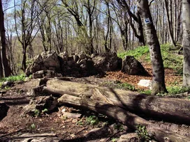 Rablólovag-vár (Bakonyújvár) borítóképe