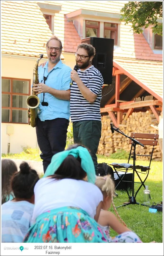 Fotók, Útirány.hu: