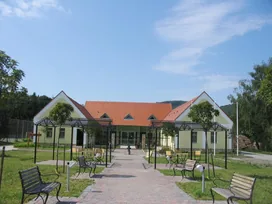 Faluház borítóképe