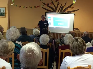 Veszprémi rendőrök az idősek biztonságáért borítóképe