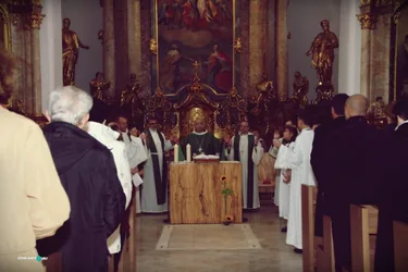Megújulás utáni első Hálaadó Szentmise