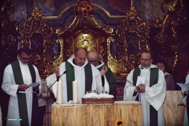 Megújulás utáni első Hálaadó Szentmise