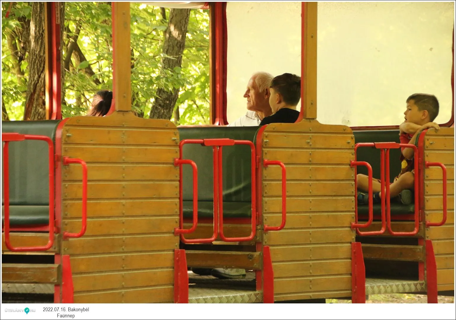 Fotók, Útirány.hu: