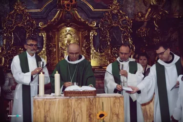 Megújulás utáni első Hálaadó Szentmise