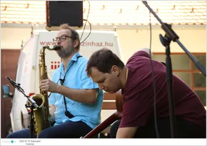 Fotók, Útirány.hu: