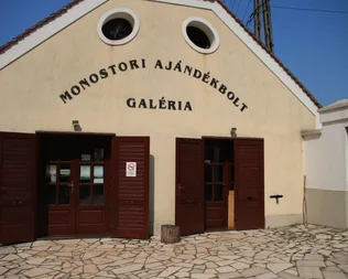 Ünnepi nyitvatartás borítóképe