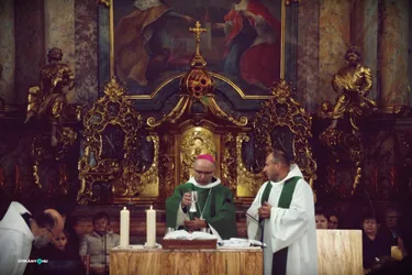 Megújulás utáni első Hálaadó Szentmise