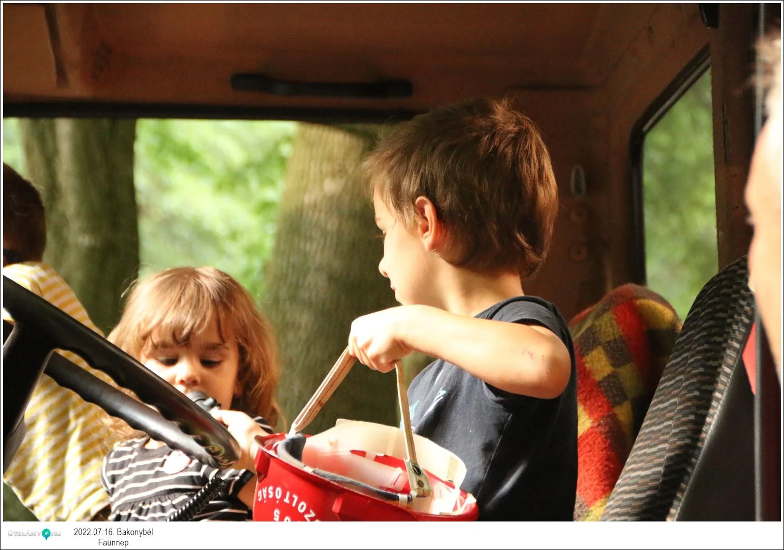 Fotók, Útirány.hu: