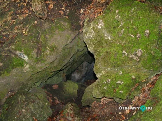 'Hajszabarnai Pénz-lik' cikk borítóképe