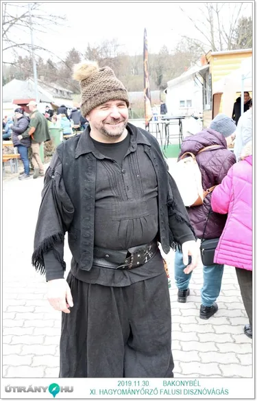 XI. BAKONYBÉLI HAGYOMÁNYŐRZŐ FALUSI DISZNÓVÁGÁS